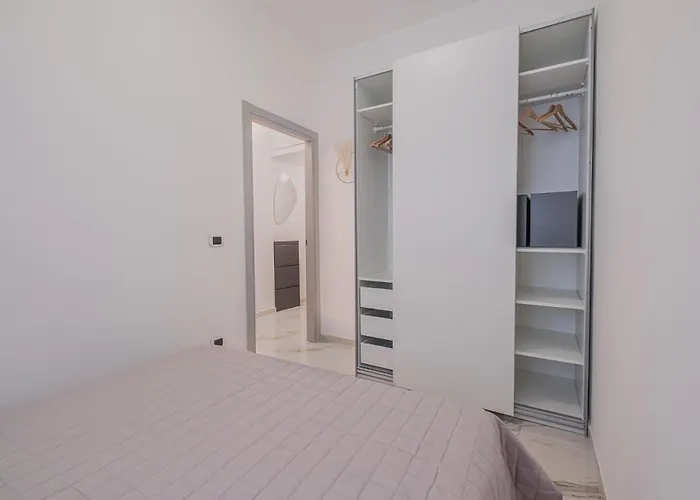 Petit House Apartment Rom